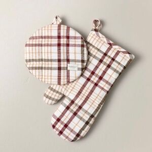 Set of 2 Fall Plaid Oven Mitts Burgundy/Brown - Hearth & Hand™ with Magnolia